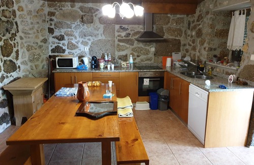 Anais Casa | 6-bedroom vacation home with pool, playground and barbecue area