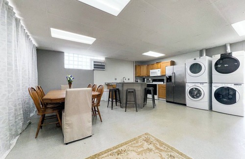 Anchor Bay Harbor Casa | 6-Bedrooms, 1.5-Bath Ranch Style Unit