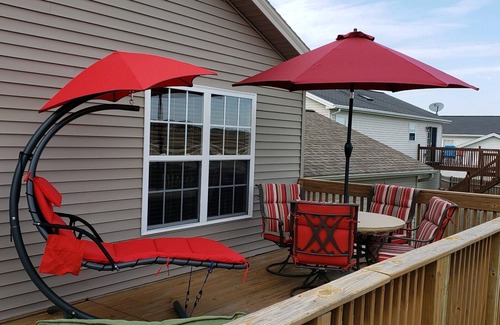 Lawndale Casa | 6 bedrooms, 3 full bathrooms. 10 minutes to State Farm, Rivian, and ISU.
