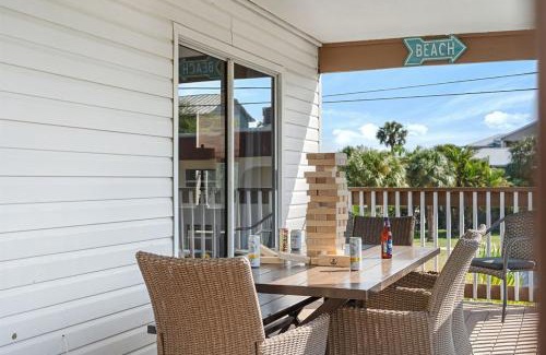 Indian Rocks Beach Casa | 6 Bedrooms 4 Bath with sand and heated pool