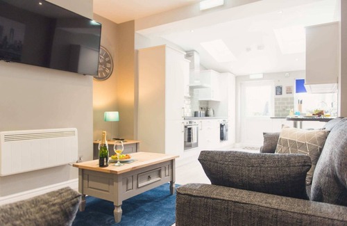 Tamworth Casa | 6 Bedrooms ALL with En-suites - Fantastic House