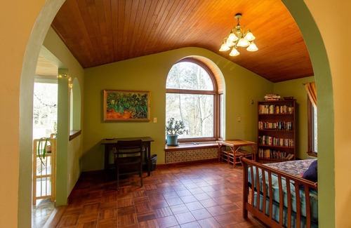 Bloomington Casa | 6 Bedrooms House w Hot Tub Deck Pool Table