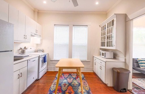 Central East Austin Casa | 6 Bedrooms in #1 Central Location