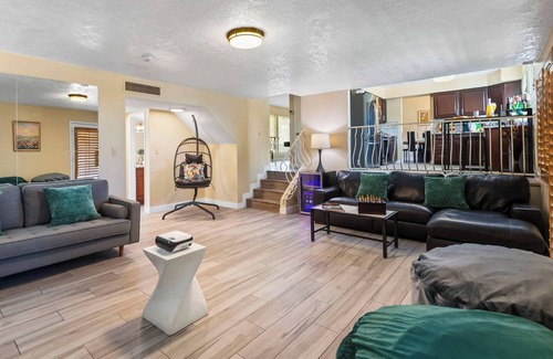 Las Vegas Casa | 6 Beds 3 Baths Pool BBQ Near the Strip