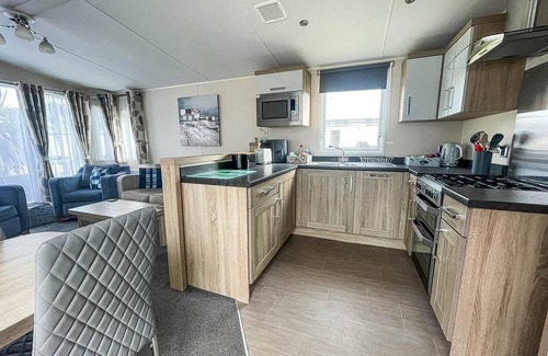 Wells-next-the-Sea Casa | 6 berth caravan with WiFi at Wells-next-the-Sea in Norfolk ref 72032T