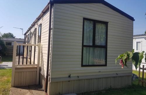 Burnham-on-Sea Otro | 6 Berth Caravan on Lakeside Holiday Park