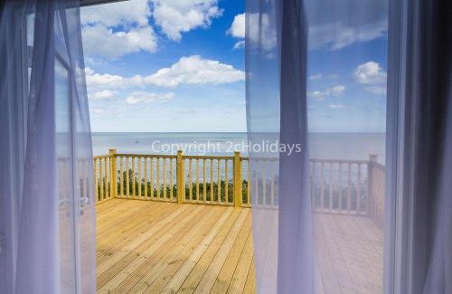 Corton Otro | 6 Berth Luxury Caravan With Full Sea Views At Azure Seas In Suffolk Ref 32069Az