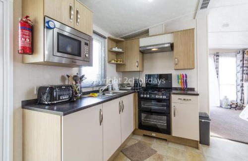 Corton Otro | 6 Berth Luxury Caravan With Full Sea Views At Azure Seas In Suffolk Ref 32069Az