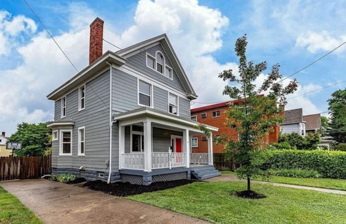 Norwood Casa | 6 BR Home Just Minutes From Downtown Cincinnati