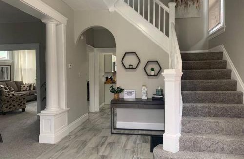Norwood Casa | 6 BR Home Just Minutes From Downtown Cincinnati