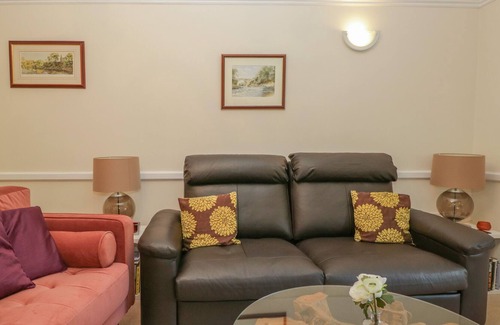 Cark Apartamento | 6 CARK HOUSE, family friendly in Cark In Cartmel