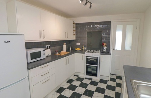 West Cliff Cabaña | 6 Clarence Place