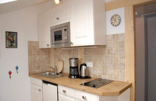 Grassau Apartamento | sexto Fewo Chiemsee, 43 m², 2-3 personas, 1 dormitorio, 1 sala de estar, balcón orientado al este 2 ° piso