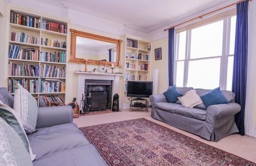 Folkestone Casa | 6 Gloster Terrace