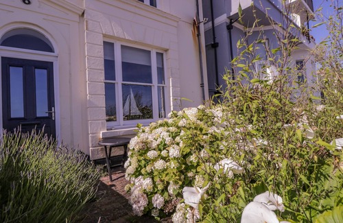 Folkestone Cabaña | 6 Gloster Terrace