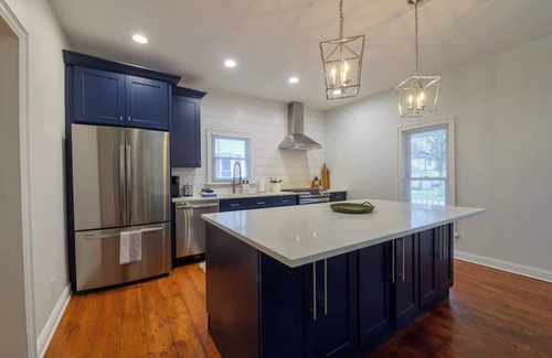 Three Oaks Apartamento | 6-Guest Apt Steps to Journeyman & Downtown 3 Oaks!