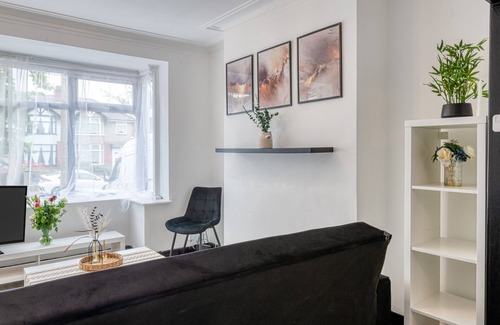 Whitefield Casa | 6 Guests House, Massage Mattresses, SmartTV & Netflix with Free Parking & WIFI