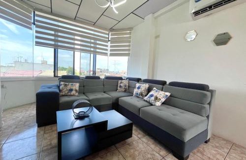 Machala Apartamento | 6 habitaciones, 10 camas, amplio y céntrico, 3 parqueos