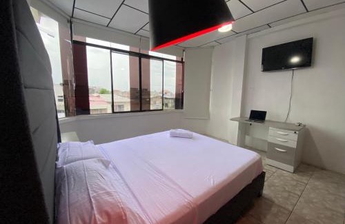 Machala Apartamento | 6 habitaciones, 10 camas, amplio y céntrico, 3 parqueos
