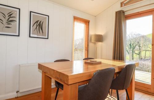 Looe Casa | 6 Hedgerows