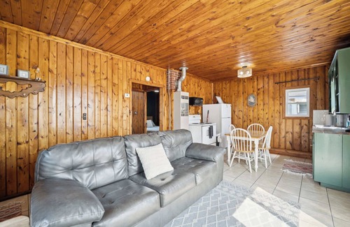Oscoda Cabina | #6 | Light-Filled, Near the Shore