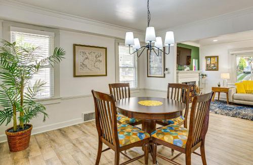 Kansas City Casa | 6 Mi to Arrowhead Stadium Charming Home with Porch!