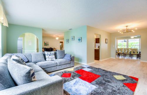 Bradenton Casa | 6 Mi to Beach Bradenton Home with Private Pool