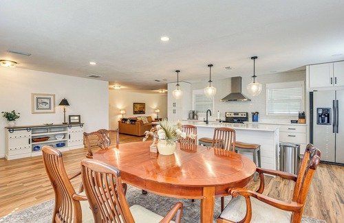 Bradenton Casa | 6 Mi to Beaches: Modern Bradenton Getaway!