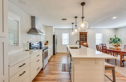 Bradenton Casa | 6 Mi to Beaches: Modern Bradenton Getaway!