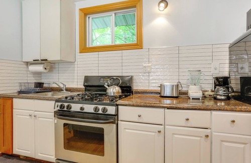 Mongaup Valley Cabina | 6 Mi to Bethel Woods: Cabin w/ Pool Access