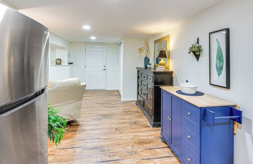 Riverside Apartamento | 6 Mi to CPKC Stadium: Convenient Kansas City Apt