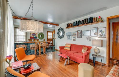 Donelson Hills Casa | 6 Mi to Downtown 70s-Themed Home in Nashville!