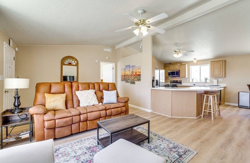 Pahrump Casa | 6 Mi to Downtown Pahrump: Scenic Desert Retreat
