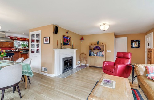 Ballard Casa | 6 Mi to Downtown: Walkable Seattle Home w/ Hot Tub