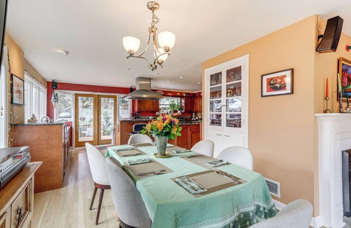 Ballard Casa | 6 Mi to Downtown: Walkable Seattle Home w/ Hot Tub