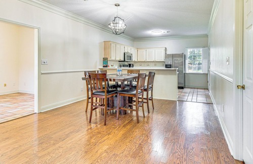 Albany Casa | 6 Mi to Dtwn Albany: Convenient Home w/Patio