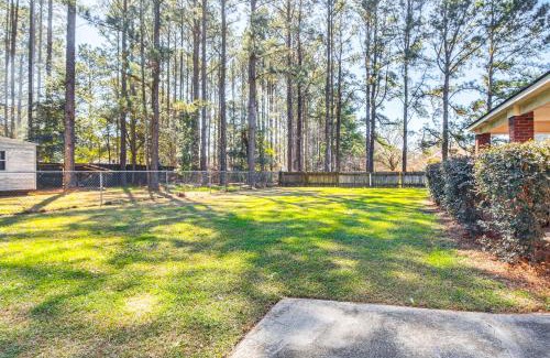 Albany Casa | 6 Mi to Dtwn Albany Convenient Home with Patio
