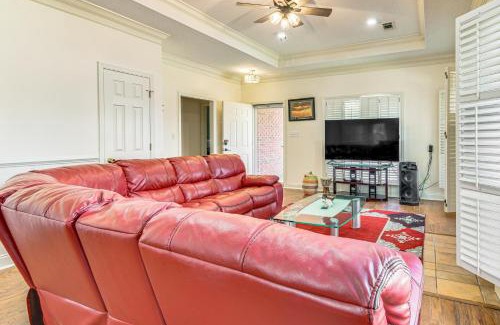 Albany Casa | 6 Mi to Dtwn Albany Convenient Home with Patio