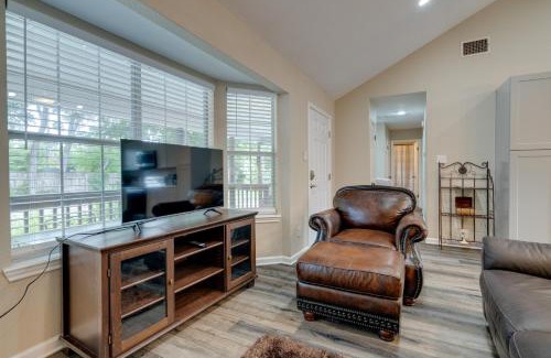 University Hills and Windsor Park Casa | 6 Mi to Dtwn Austin Retreat with Patio and Grill