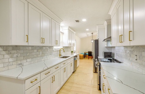 Jonesboro Casa | 6 Mi to Fun Spot America: Family Home w/ Workspace