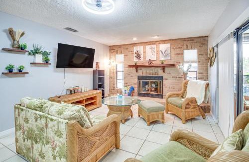 Deltona Lakes Casa | 6 Mi to Gemini Springs Park Chic Home with Pool!