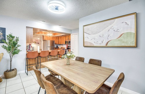Deltona Lakes Casa | 6 Mi to Gemini Springs Park: Chic Home w/ Pool!