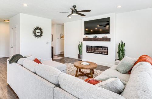 Erda Casa | 6 Mi to Great Salt Lake Mtn-View Retreat!
