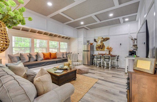 Clarkesville Cabina | 6 Mi to Helen: Romantic Georgia Cottage Hideaway!