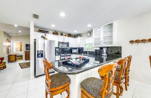 Lake Worth Casa | 6 Mi to Lake Worth Beach Park Home with Fenced Yard