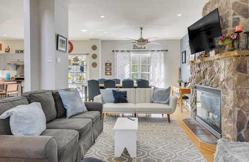 West Dover Casa | 12 Mi to Lake Whitingham: Vermont Summer House