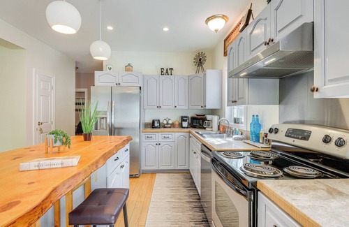 West Dover Casa | 12 Mi to Lake Whitingham: Vermont Summer House