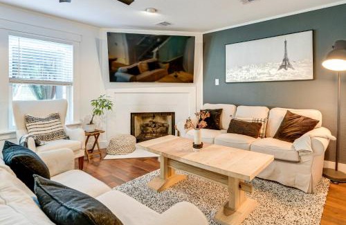 College Park Casa | 6 Mi to Northshore Park Family Home with Pool!