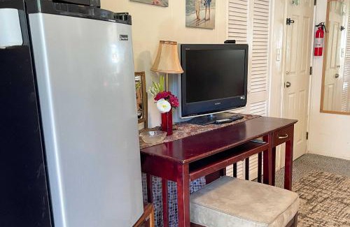College Park Apartamento | 6 Mi to Palm Beach Studio with Pool Access!