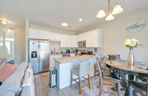 Harrisburg Casa | 6 Mi to PNC Music Pavilion: Concord Townhome